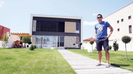 Nu-și înțelege colegii din națională:** "Aș fi dat bani să joc în Brazilia!" Cum a ajuns Codrea prieten cu fiul dictatorului Gaddafi