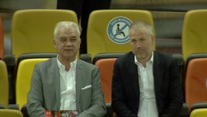 Invitați-surpriză la meciul FCSB - Sepsi! Anghel și Edi Iordănescu au urmărit partida de pe Arena Națională din zona lojelor
