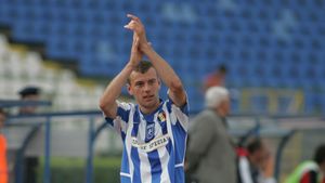 Dina, în locul lui Costea