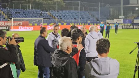 Meciul prieteniei. Meme Stoica s-a întreținut minute bune cu patronul lui Metaloglobus înaintea partidei de la Clinceni