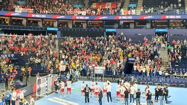Gest superb al galeriei lui Dinamo după marea dezamăgire din Final Four! Fanii care au făcut 30 de ore pe drum i-au surprins total pe jucători. Scandarea care s-a auzit în toată sala din Hamburg. VIDEO