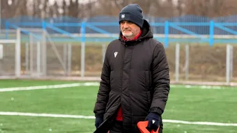 FC Bihor joacă împotriva Chindiei cu calificarea în play-off-ul Ligii 2 pe masă. Erik Lincar nu e speriat de niciun jucător al târgoviștenilor, dar laudă trupa lui Ilie Poenaru