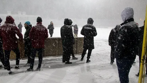 LPF a reacționat după ce meciul FC Botoșani - Dinamo a fost blocat de zăpadă. Partida a fost amânată, dar nu se știe când se va juca. Alte două echipe, în pericol