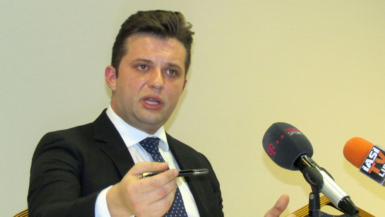 Finanțatorul nu mai e finanțator! Deși s-a erijat până acum în patron sau finanțator al clubului Poli Iași, Horia Sabo se contrazice singur și anunță că nu pleacă din Copou: "Vă spun din start că nu renunț!"
