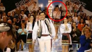 "Surprize, surprize" cu Corina Caragea! Cum și-a făcut debutul în televiziune când avea doar 19 ani. O imagine de arhivă