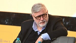 Salariul incredibil pe care îl are Gino Iorgulescu ca președinte LPF! Suma este uluitoare și îl face pe Răzvan Burleanu să fie invidios: președintele FRF ia de 6 ori mai puțin!