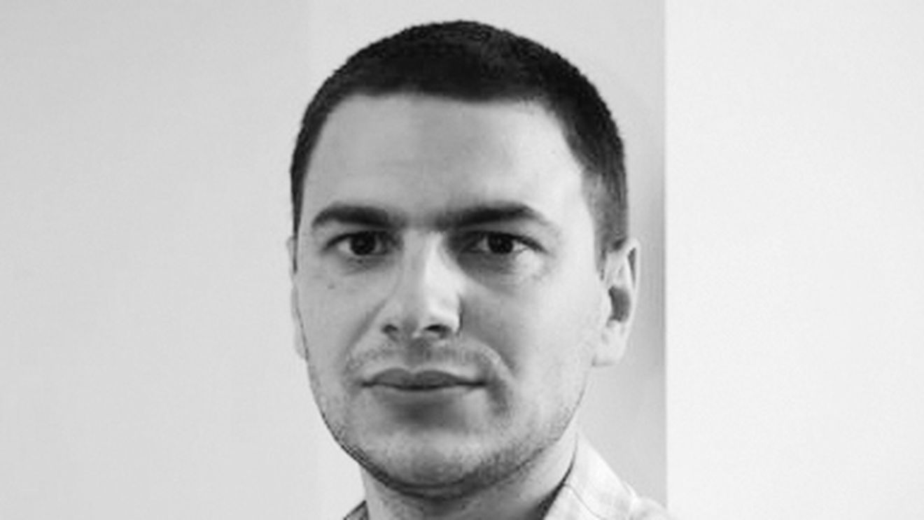 Un fleac, vrea să plece