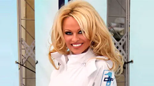 Luna surprizelor pentru Pamela Anderson: și-a făcut echipă în FIA GT, după ce s-a împăcat cu fostul soț