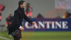 "Suntem frustrați, am fost la 6 minute de o victorie mare!"** VEZI pe cine a numit Lucescu jr. omul meciului!
