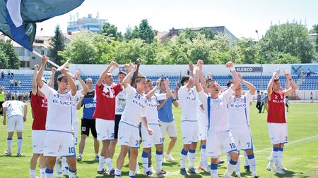 În Liga I, fără infrastructură!** Situația favoritelor la promovare