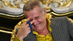 Fa-bu-los! Gigi Becali a început să cânte în direct, la TV, și l-a făcut pe Ilie Dumitrescu să râdă