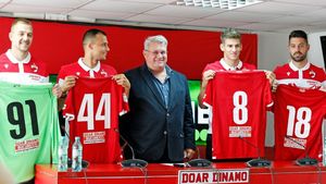 Așa ar putea arăta Dinamo în marele derby cu FCSB: „Și eu am vrut să-l aduc!” Vești bune pentru fani: „El e cel mai bun transfer!” | EXCLUSIV ProSport Live