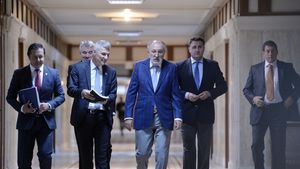 BNR, reacție dură la presiunile lui Țiriac și ale politicienilor care vor "să redea poporului" baza sportivă din Cotroceni: "Populism! Până în 2015, domnul Țiriac organiza gratis turneele. Era o oportunitate foarte bună de afacere pe care o regretă acum. Dacă ne-o ia guvernul, se sesizează UE"