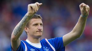 Victorie scăldată în alcool: "S-a băut bere, s-a băut vin, s-a băut votcă. Când ieșeau în oraș, singurul scop al jucătorilor era să se îmbete". Amintiri din Scoția, cu Dorin Goian 