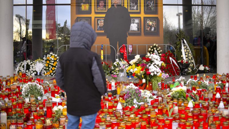 EDITORIAL România, din nou la înălțime! Andrei Preotu descrie „filmul” prin care 15.000 de conaționali au dat o lecție de decență și atașament la despărțirea de marele Mircea Lucescu