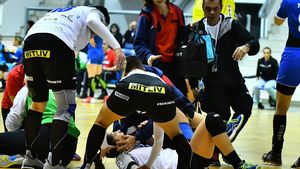 Scenă horror la Craiova! Ana Maria Țicu s-a accidentat grav și ratează Campionatul European din Franța. Anul 2018 s-a încheiat în Liga Națională cu SCM Rm. Vâlcea în poziția de lider