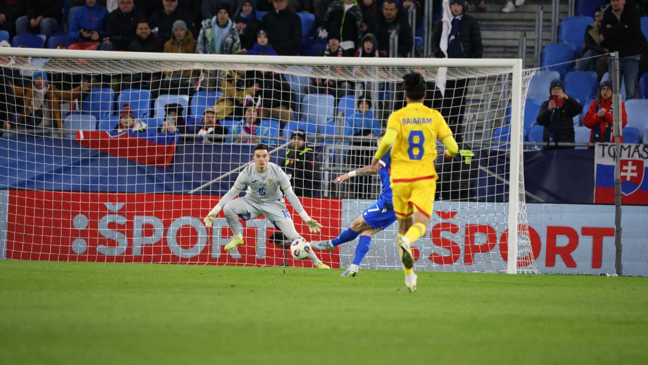 Rică Răducanu i-a luat apărarea lui Aioani după gafa din meciul cu Slovacia. „Mircea Lucescu le-a cerut să înceapă construcția din spate, dar el s-a blocat și a pasat aiurea în centru”