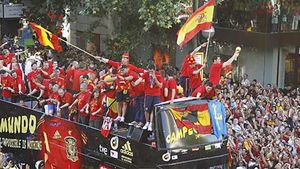 Armada de aur! FOTO ȘI VIDEO** Campionii mondiali au ajuns acasă! Casillas a prezentat trofeul