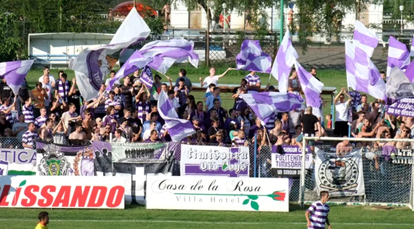 Galeria alb-violetă revine în peluza stadionului 