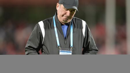 Hagi pierde, dar își laudă echipa: "Mă bat la campionat așa, cu copiii ăștia!". Antrenorul explică cea mai importantă absență: "Nu-mi place să vorbesc, dar Benzar nu e un jucător normal..."