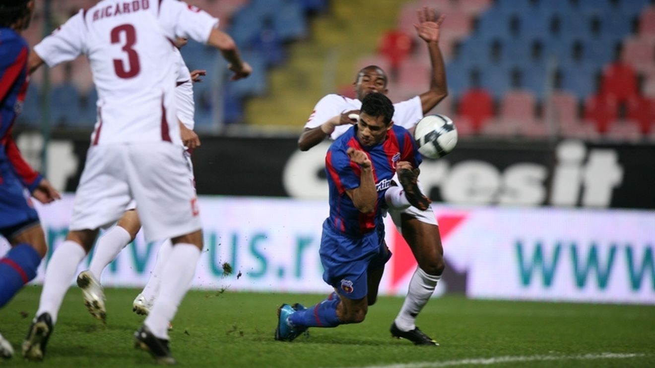 "Ne e dor de imnul Champions League,** dar până la titlu ne așteaptă infernul în Giulești"