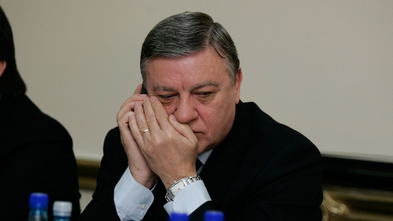 Mircea Sandu: „Știu că am telefonul ascultat și de aceea mai arunc câte o vrăjeală!"