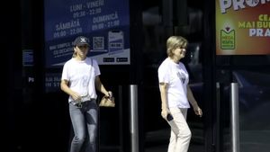 Cum a fost surpinsă Simona Halep după ce a divorțat? Era vânătă după operație, dar a făcut cumpărături alături de mama ei