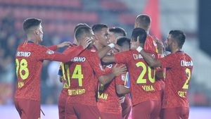 Lista jucătorilor care vor avea salariile mărite la FCSB: "Are 6.000 și îi fac 10.000 de euro pe lună"