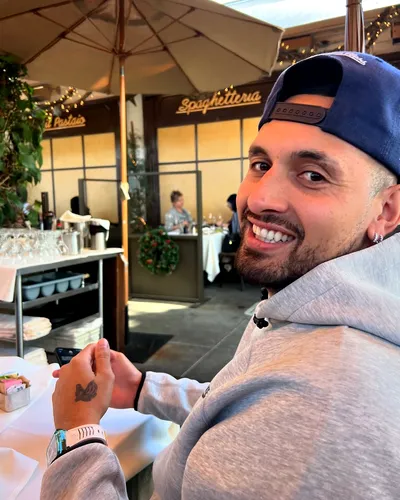 Rebelul Nick Kyrgios l-a desființat pe Jannik Sinner: „Îi dă sute de mii de dolari fizioterapeutului și eu trebuie să cr