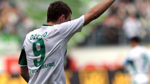 Milan a ieșit din cursa pentru Dzeko!** Vârful "Lupilor" are cale liberă spre Anglia