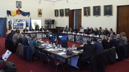 Vot cu emoții, după discuții aprinse. Consilierii locali au votat bugetul pentru Poli Iași, dar au făcut apel la fostul președinte Ciprian Paraschiv să nu blocheze activitatea clubului