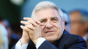 Giovani: „Ce bine că a plecat Dorinel!"