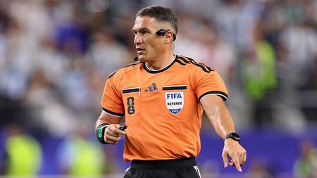 Porumboiu știe ce a decis FIFA în cazul lui Istvan Kovacs pentru sferturi. Ce zice de finala Cupei Mondiale