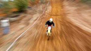 Tragedie în Brașov! A murit strivit de motocicletă, la un concurs de motocros