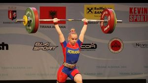 România a ajuns la 11 medalii la Campionatele Europene de haltere de la București. Azi intră pe podium și campiona mondială Loredana Toma