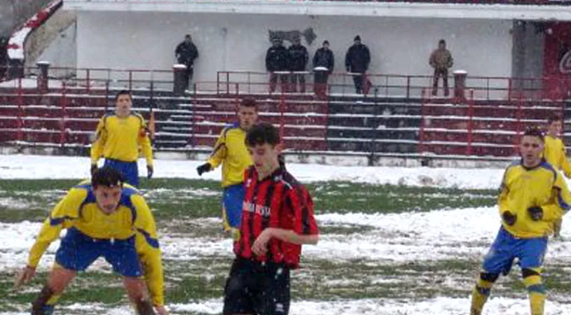 Școlar Reșița joacă amical** cu lotul UEFA 93