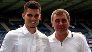 Gică Hagi, anunț important despre viitorul fiului său. Ce se va întâmpla, de fapt, cu mijlocașul român de la Deportivo Alaves
