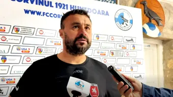 CSC Șelimbăr a luptat eroic la Hunedoara, dar a pierdut. Eugen Beza, dur la adresa arbitrajului: ”Le voi spune jucătorilor să cadă în careu.” Sibienii, nouă achiziție