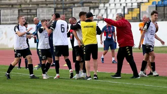 Încă doi foști elevi ai lui Alexandru Pelici, dar și un jucător care n-a evoluat la FC Hermannstadt în ultimii doi ani și jumătate au semnat cu CSM Olimpia. La Satu Mare, din stadionul ”Daniel Prodan” va rămâne mai puțin de jumătate