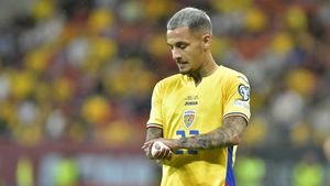 Alex Mitriță încearcă să-l convingă pe Gică Hagi. Ce a făcut în China