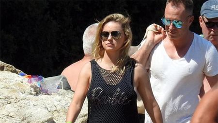 FOTO | Surpriză pe litoralul din Grecia. Cu cine s-au întâlnit turiștii de acolo