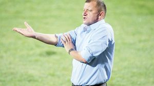 Crește tensiunea la Dinamo!** Dorinel revine în țară, șefii se așteaptă la ce e mai rău: 'Anunțul lui Negoiță l-a pus pe gânduri'. Acceptă oferta din Rusia?