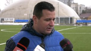 Ianis Zicu, sfaturi pentru Sergiu Buș: „În Coreea sunt oameni serioși, de la străini se așteaptă la mai mult”. De ce se bazează doar pe jucători români la Farul Constanța | VIDEO