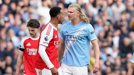 Gabriel a vrut să-i dea un cap în gură lui Haaland, dar n-a văzut roșu. Șefii Premier League au reacționat după ce VAR n-a intervenit