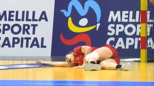 Accidentare horror pentru cea mai tânără handbalistă de la națională, chiar după primul gol marcat în tricoul României! A ieșit în lacrimi de pe teren