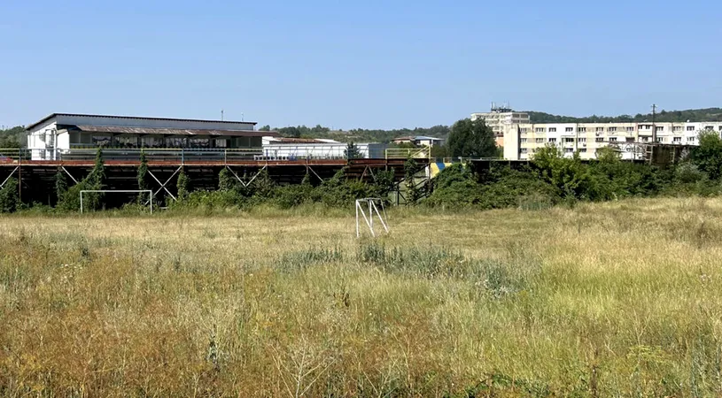 Mai bem o bere, mai punem de-un stadion! Cum a promis prim-ministrul României un nou stadion în Dâmbovița, la o terasă din Munchen! În județ se construiesc acum alte două noi arene