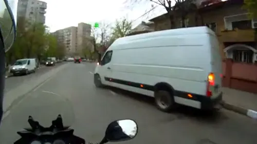 VIDEO Șofer inconștient! Aceasta este una dintre cauzele pentru care MOR motocicliști în România