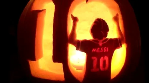 IMAGINEA ZILEI | „Spooky Halloween” cu Leo Messi. Superstarul catalanilor a ajuns sursă de inspirație pentru un dovleac-lanternă