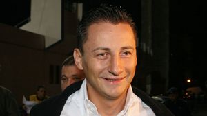 "Iacov e nebun, dar cred că altcineva e în spatele lui"