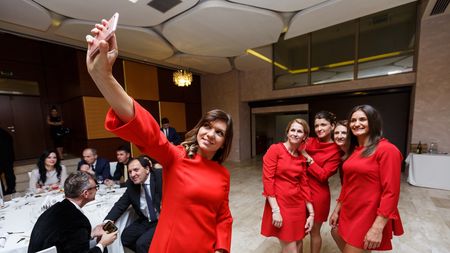 FOTO | Echipa României, apariție strălucitoare la dineul oficial din Fed Cup. Nemțoaicele au fost eclipsate de Simona Halep și compania